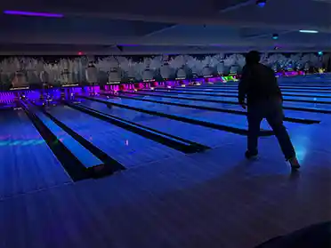 cosmic-bowling